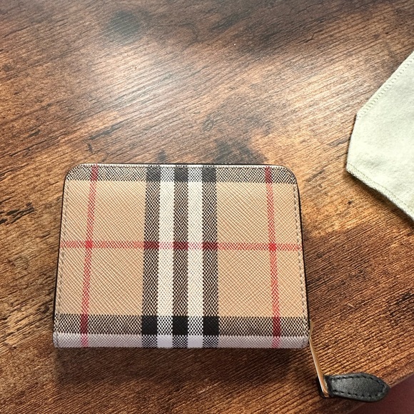 Gently used Burberry Vintage Check Zip Compact Wallet - Picture 8 of 8